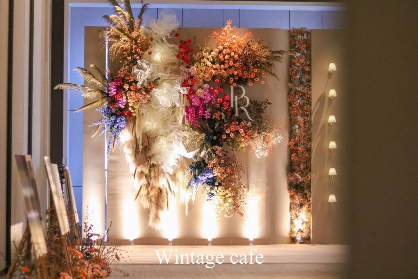Wintage cafe flower studio 