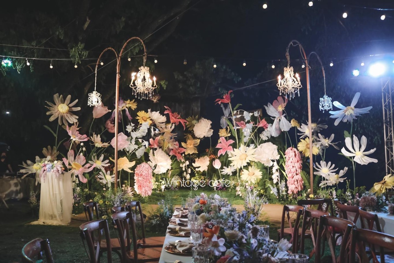 Wintage cafe flower studio 