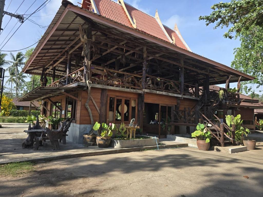 รอยไทย คุกกิ้ง สคูล (Roi Thai Cooking School)